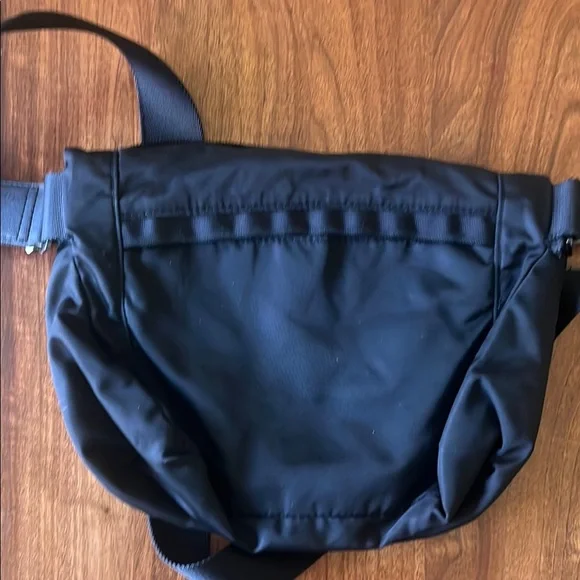 lululemon athletica Black Crossbody Bag - Picture 3 of 4